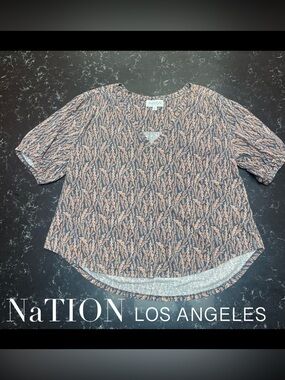 Nation Los Angeles top, v-neck, size m, navy blue & orange flowered print